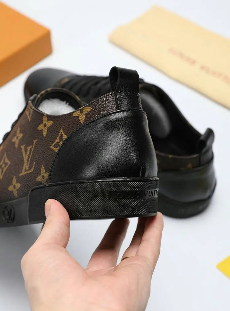 Men's shoes: 360💰[LV] official website popular series🔥🔥:2 production, selected high-end imported cowhide, sheepskin padding with sheepskin, matched with Louis Vuitton Monogram Eclipse canvas and pure black rubber soles, the ultimate simple design, the perfect interpretation of the latest inspiration for shoes, the integration of classics and fashion, high-end quality, worthy of your possession. The bottom car line will never be unglued🏆🏆🏆Welcome all sellers to sell in the picture above. We can send one piece on behalf of you. The code number is 38-44 (45 codes can be customized)